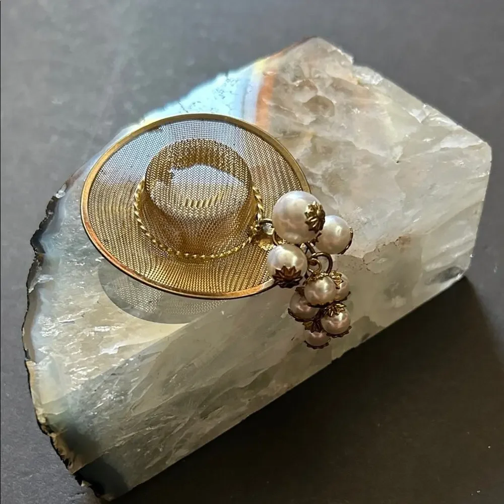 Vintage, Super Cute Gold Mesh and Pearl Hat Brooch